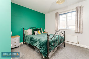 Bedroom- click for photo gallery